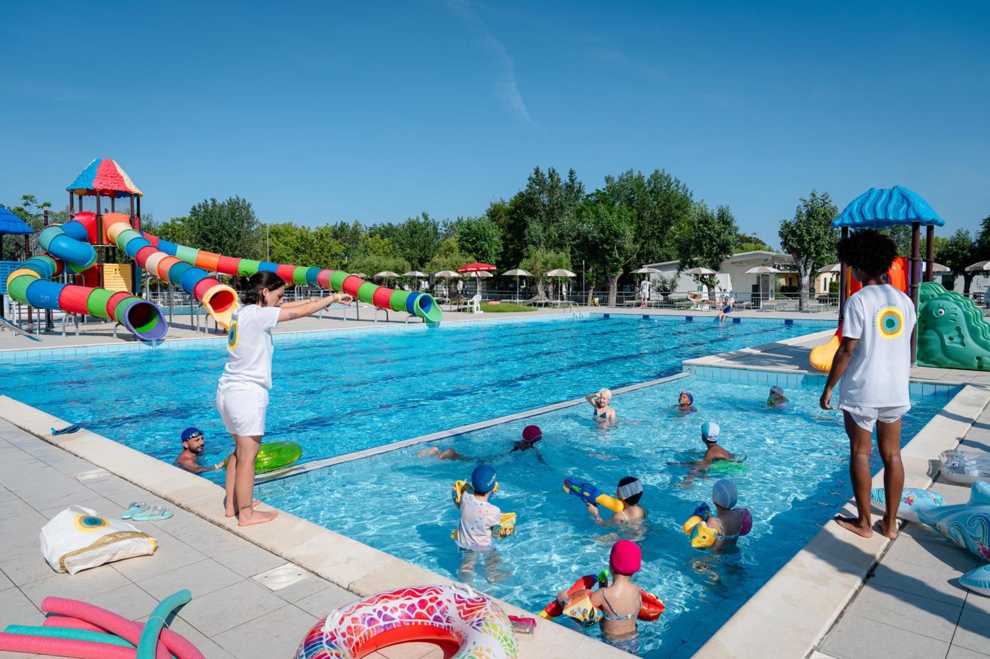 Отель Club Del Sole Stork Family Collection Джулианова Экстерьер фото